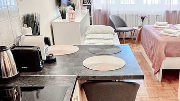 1 bedroom, iron/ironing board, free WiFi, bed sheets