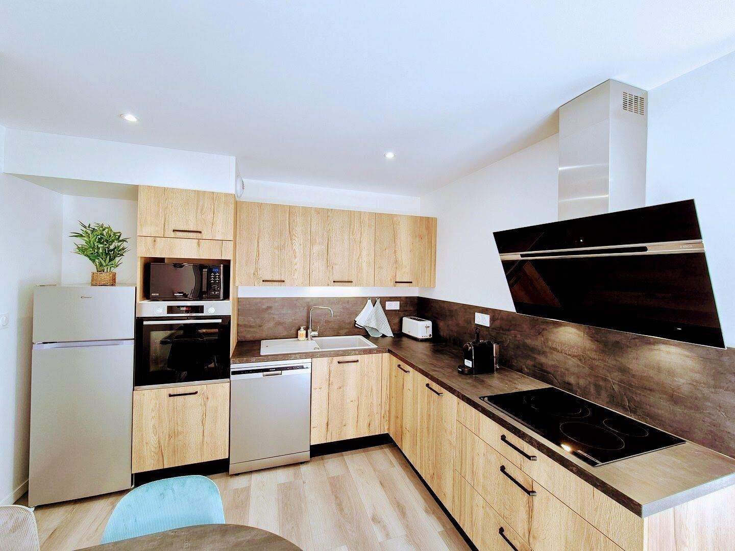 Fridge, microwave, oven, dishwasher