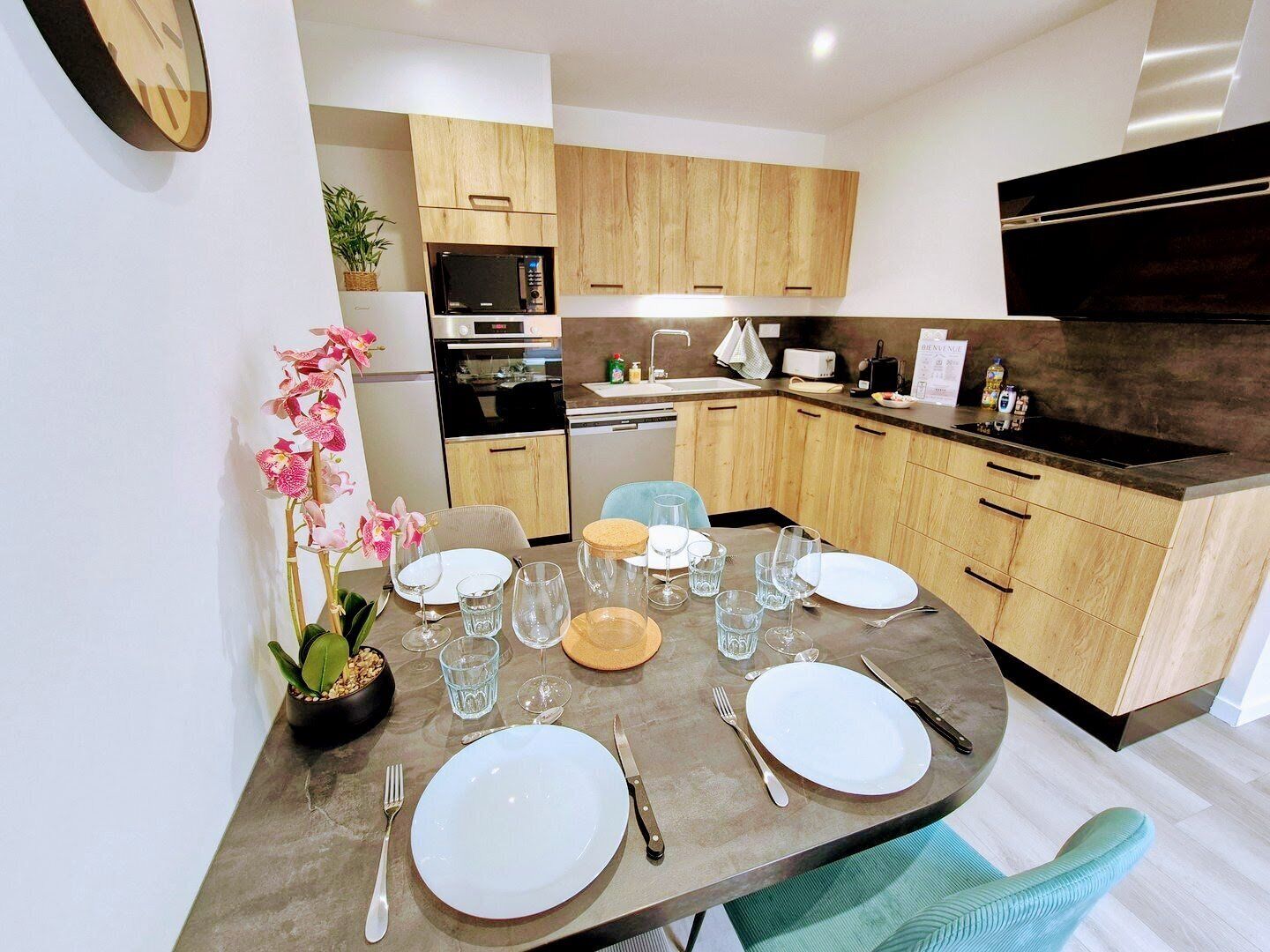 冷蔵庫、電子レンジ、オーブン、食器洗い機