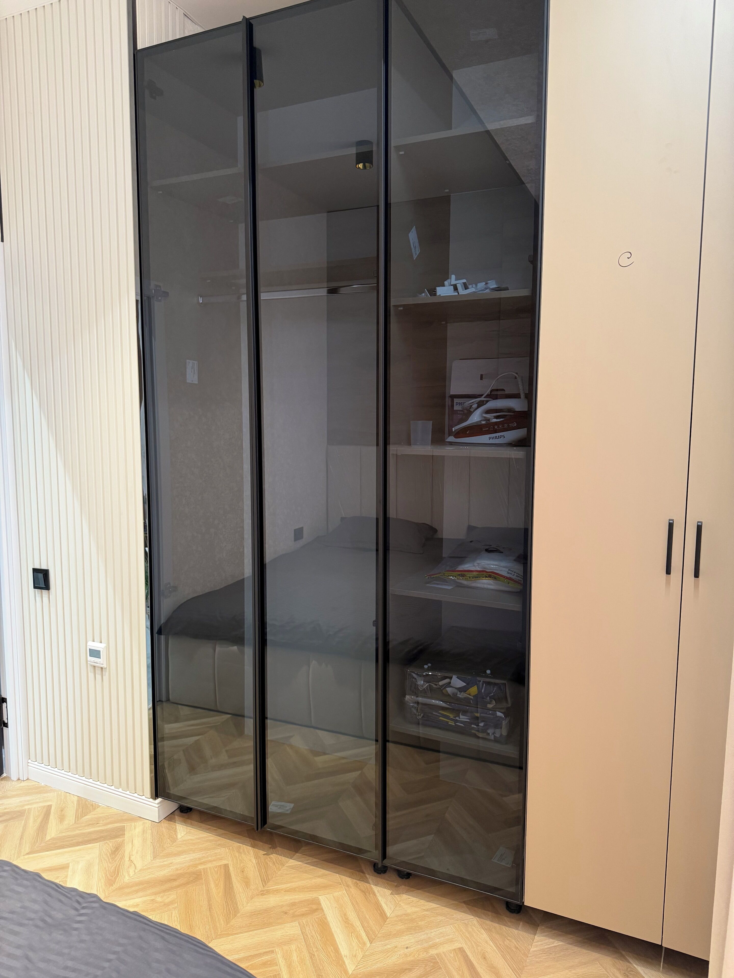 1 habitación, tabla de planchar con plancha, wifi y ropa de cama 