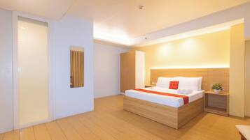 Desk, free WiFi, bed sheets