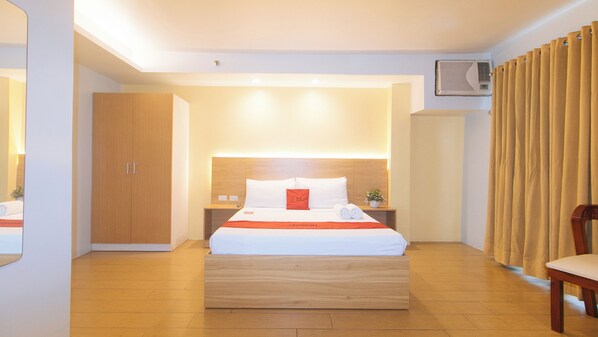 Deluxe Room | Desk, free WiFi, bed sheets