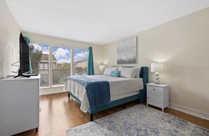 3 habitaciones, tabla de planchar con plancha, wifi y ropa de cama 