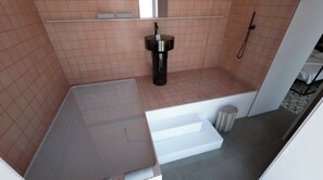 Free toiletries, hair dryer, towels, soap