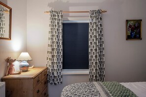 3 chambres, fer et planche à repasser, lit de bébé portatif, Wi-Fi