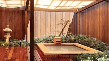 Kamer, niet-roken (w/ Hot Spring Open-Air Bath, Kaze) | Badkamer | Gratis toiletartikelen, een haardroger, handdoeken, shampoo