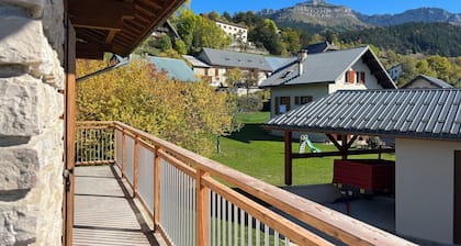 Spacious house ideally located. Confort + for 6 people, private parking