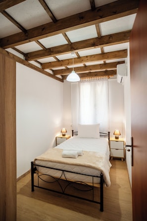 4 chambres, fer et planche à repasser, draps fournis