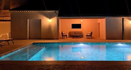 Grand Mas provençale rénové avec piscine