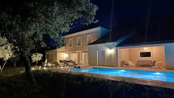 Piscine extérieure