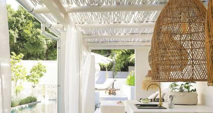 Bel Ombre Hills, 2200m2 luxury property in upper Constantia