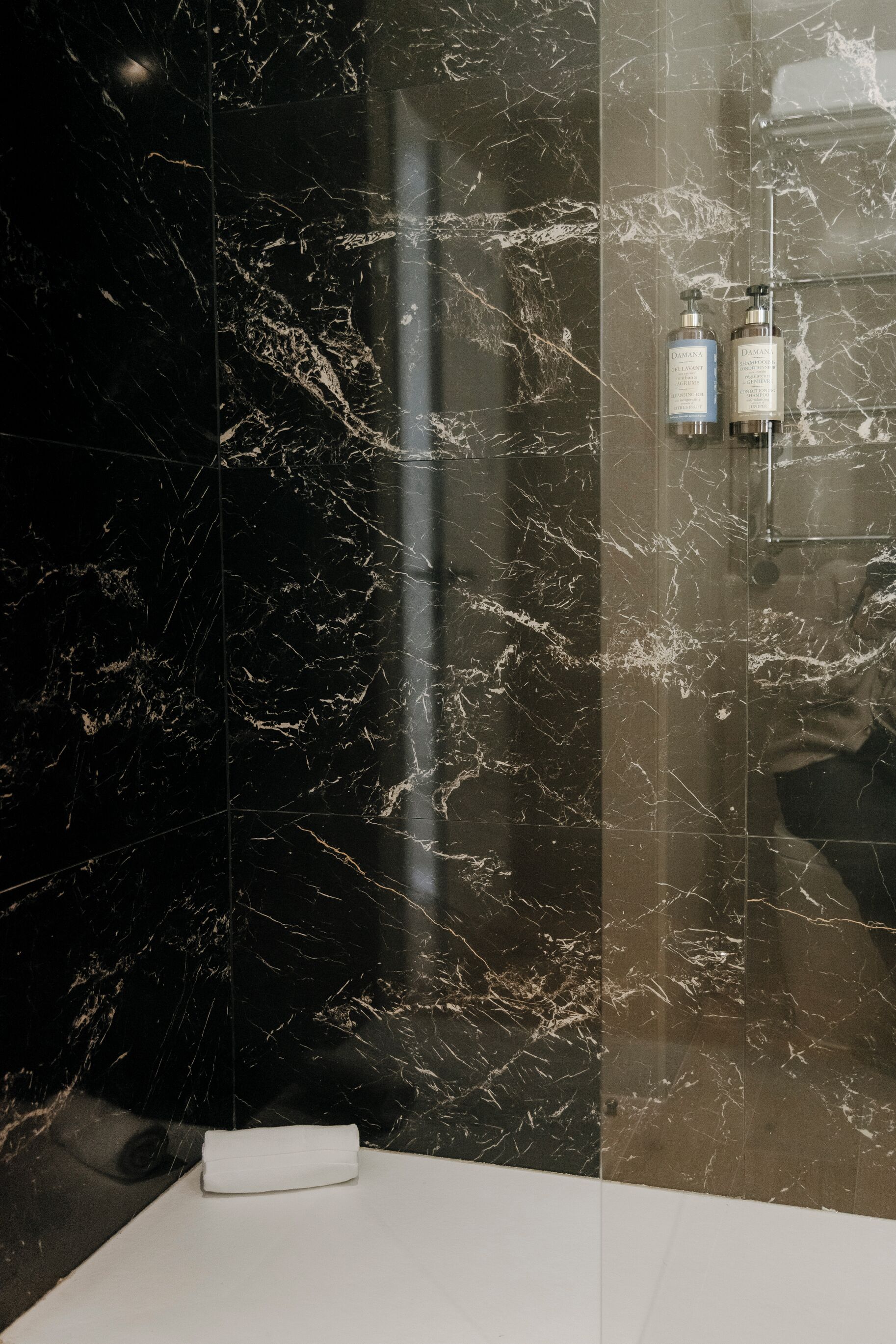 Superior Double Room | Bathroom | Shower, hair dryer, towels, soap