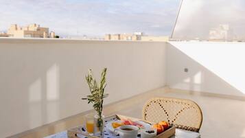 Quarto casal superior | Cofres nos quartos, quartos à prova de som