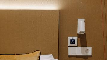 Habitación individual, acceso para personas con movilidad reducida | Caja de seguridad en la habitación y insonorización