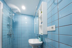 Studio, Courtyard View | Bathroom - HB apartments Irakli Abashidze (Tbilisi)