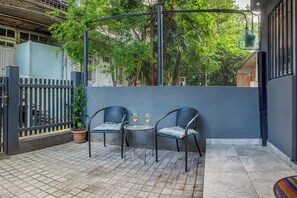 Studio, Courtyard View | View from room - HB apartments Irakli Abashidze (Tbilisi)