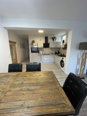 Køleskab, ovn, kogeplade, opvaskemaskine