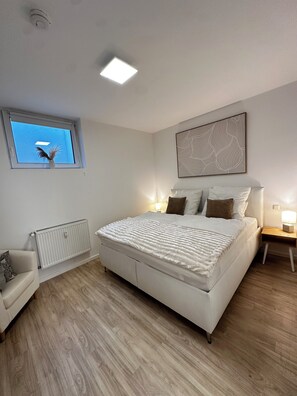 2 bedrooms, iron/ironing board, WiFi, bed sheets