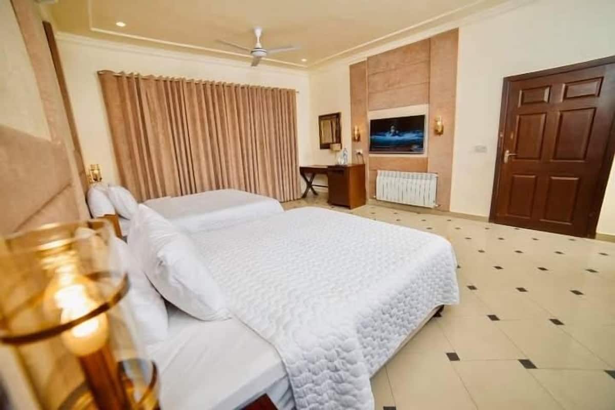 Deluxe Triple Room | Soundproofing, free WiFi