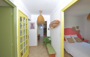 3 chambres, fer et planche à repasser, Wi-Fi, draps fournis
