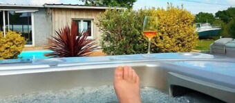 Eco lodge on the estuary pool and spa