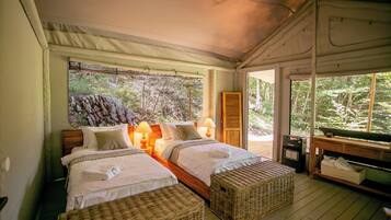 Comfort Twin Room, Lanai, Mountain View | Egyptian cotton sheets, premium bedding, laptop workspace, free WiFi