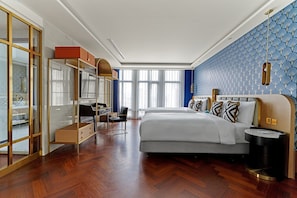Deluxe Double or Twin Room | Minibar, in-room safe, desk, blackout drapes