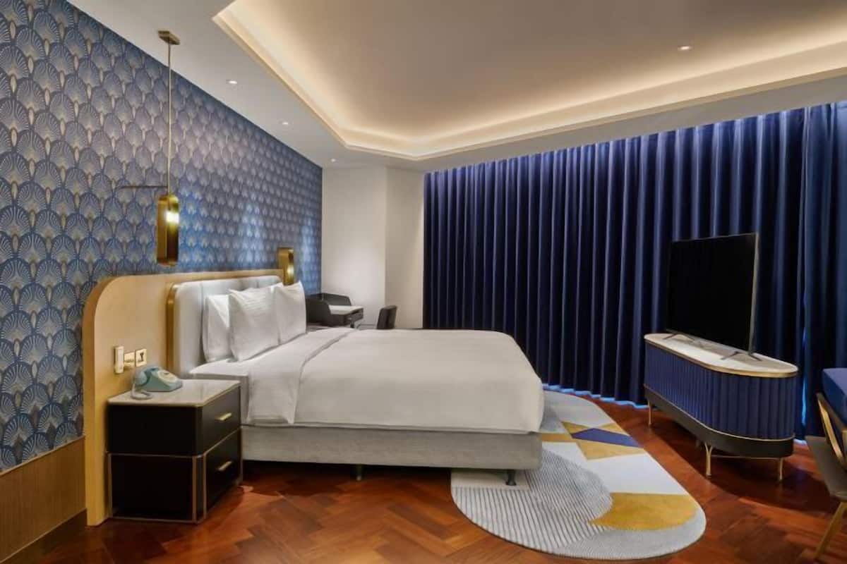 Minibar, in-room safe, desk, blackout curtains