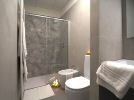 Double or Twin Room, Private Bathroom, Courtyard View | Bathroom | Shower, hair dryer, towels, soap