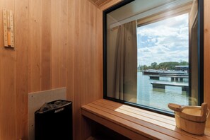 Superior Suite, Marina View | Laptop workspace, blackout drapes, free WiFi - L'Escale Royale L'Isle Adam Port Oise (L'Isle-Adam)