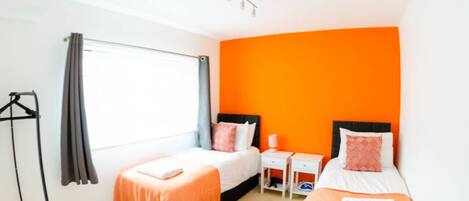 1 bedroom, desk, iron/ironing board, free WiFi