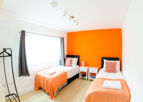 Central Ipswich Stay for 4 – Budget-Friendly & Convenient