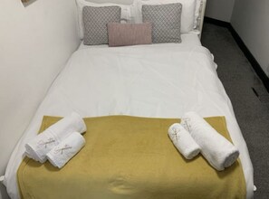 1 bedroom, desk, iron/ironing board, WiFi