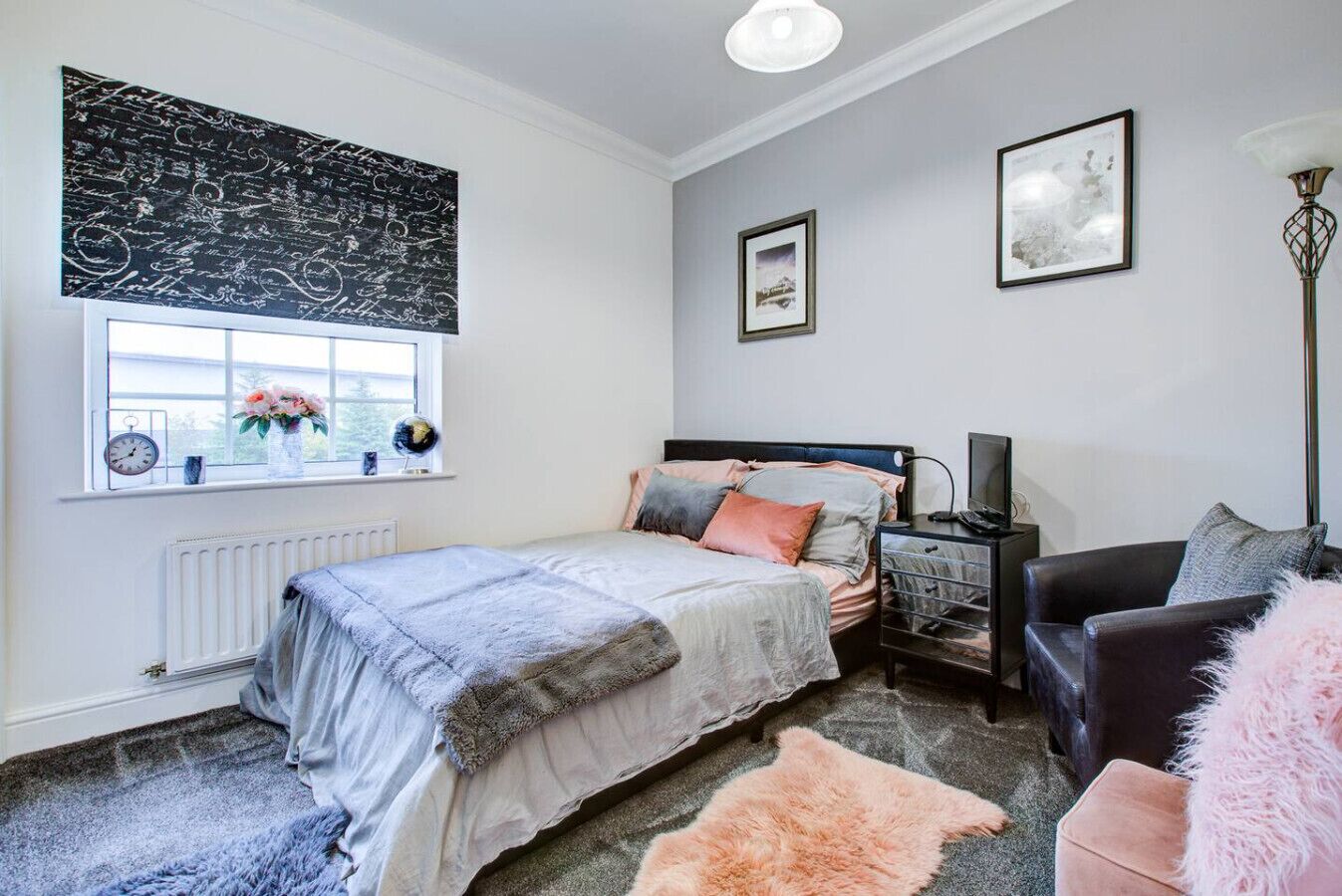 2 bedrooms, desk, iron/ironing board, WiFi