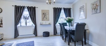 Charming 2BR Flat  in the Heart of Waltham Abbey