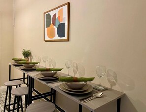 Dining - Vibrant 3BR Coastal Haven near South Shields Beach (Tyne and Wear)