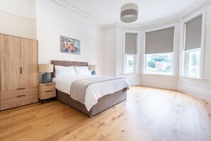 1 chambre, bureau, fer et planche à repasser, Wi-Fi