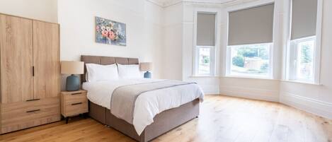 1 bedroom, desk, iron/ironing board, WiFi