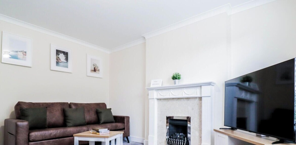 Family-friendly 3br Home By The Thames With Free Parking - Ilford