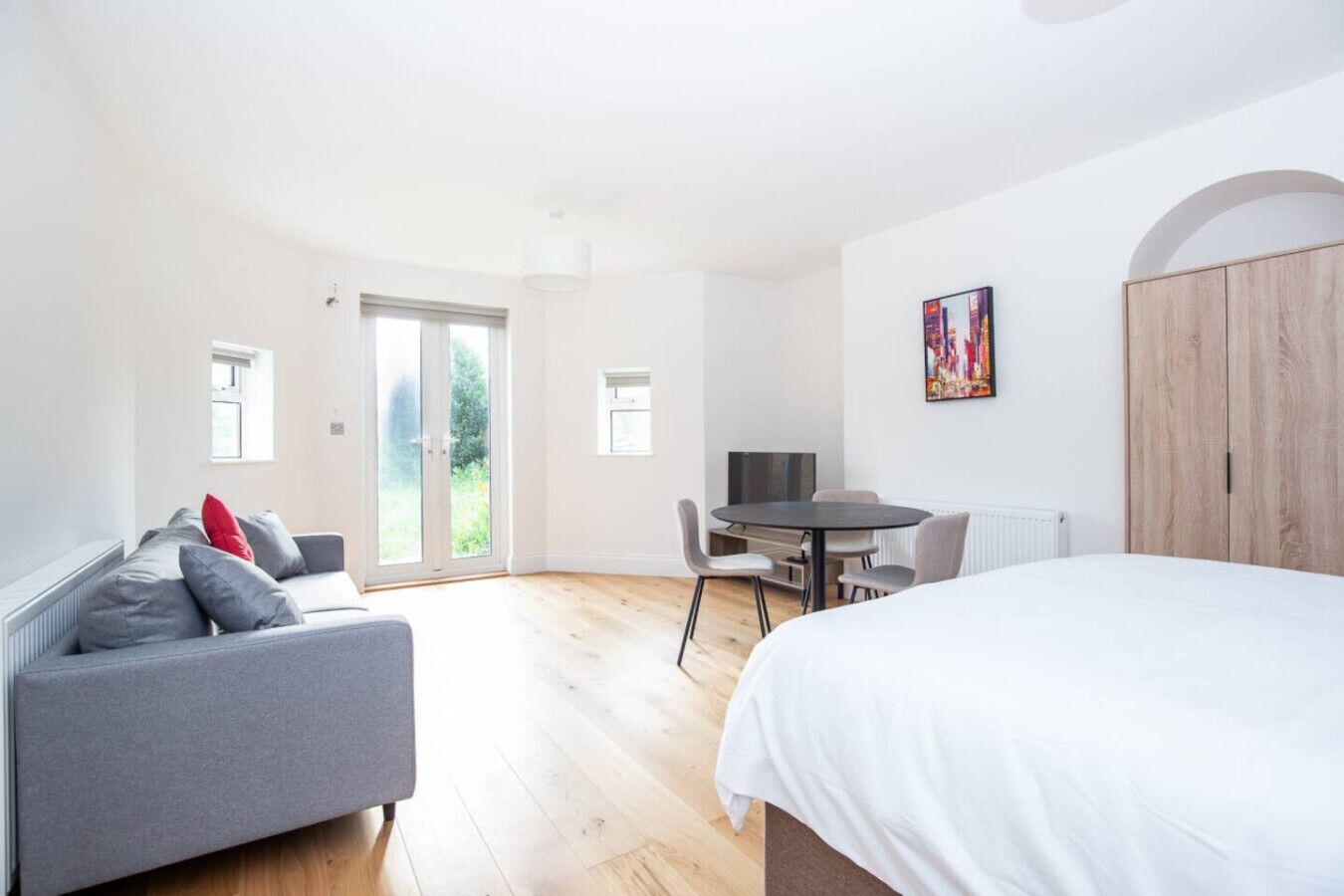 1 bedroom, desk, iron/ironing board, WiFi