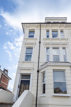 Exterior - 2BR Seaside Sanctuary in St Leonards on Sea Flat 5 (Hastings)