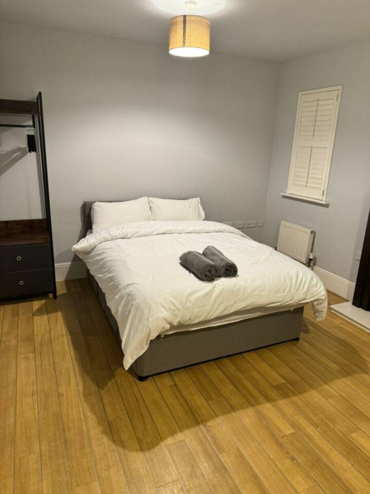 4 bedrooms, desk, iron/ironing board, WiFi