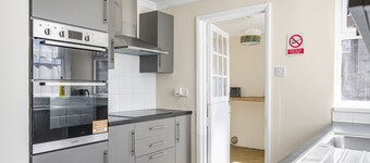 The Ipswich Snug Spacious 3BR Retreat FREE Parking