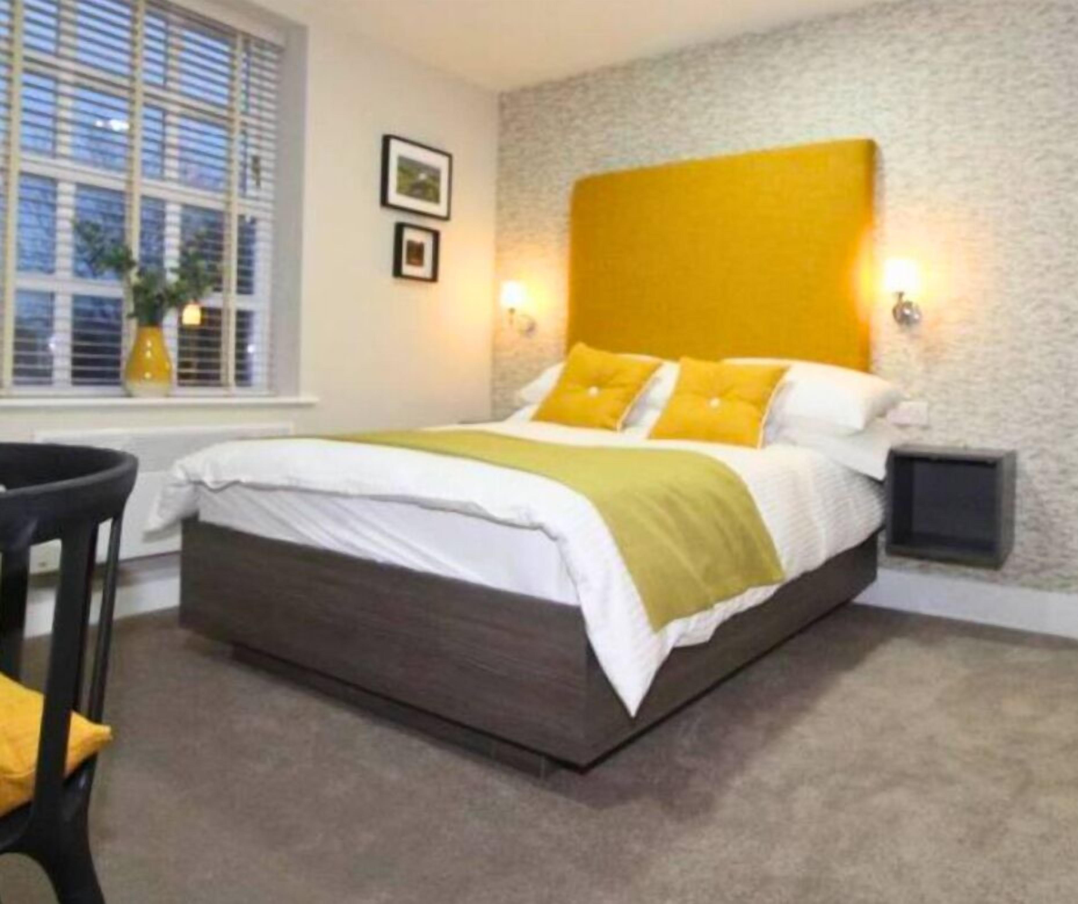 2 slaapkamers, een bureau, een strijkplank/strijkijzer, wifi