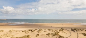 Coastal Comfort Haven 3BR Retreat