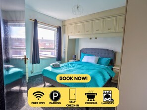 2 Schlafzimmer, Schreibtisch, Bügeleisen/Bügelbrett, Reisekinderbett