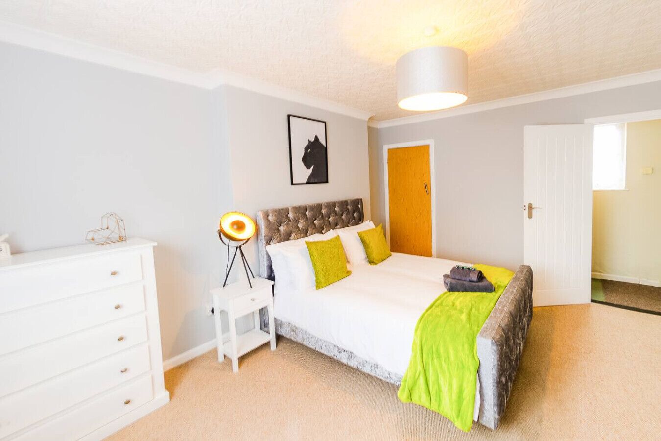 1 chambre, bureau, fer et planche à repasser, Wi-Fi gratuit