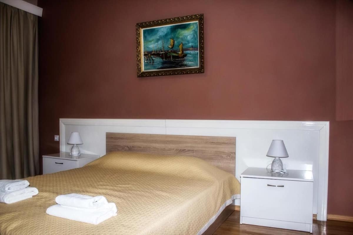 Standaard tweepersoonskamer, balkon, uitzicht op strand | Een bureau, gratis wifi, beddengoed