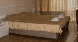 Standard Double Room | Bathroom - Hotel NOY (Varna)