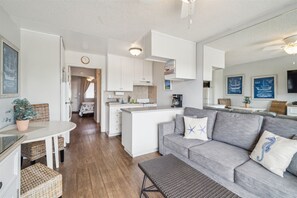 Condo, 1 Bedroom | Living area
